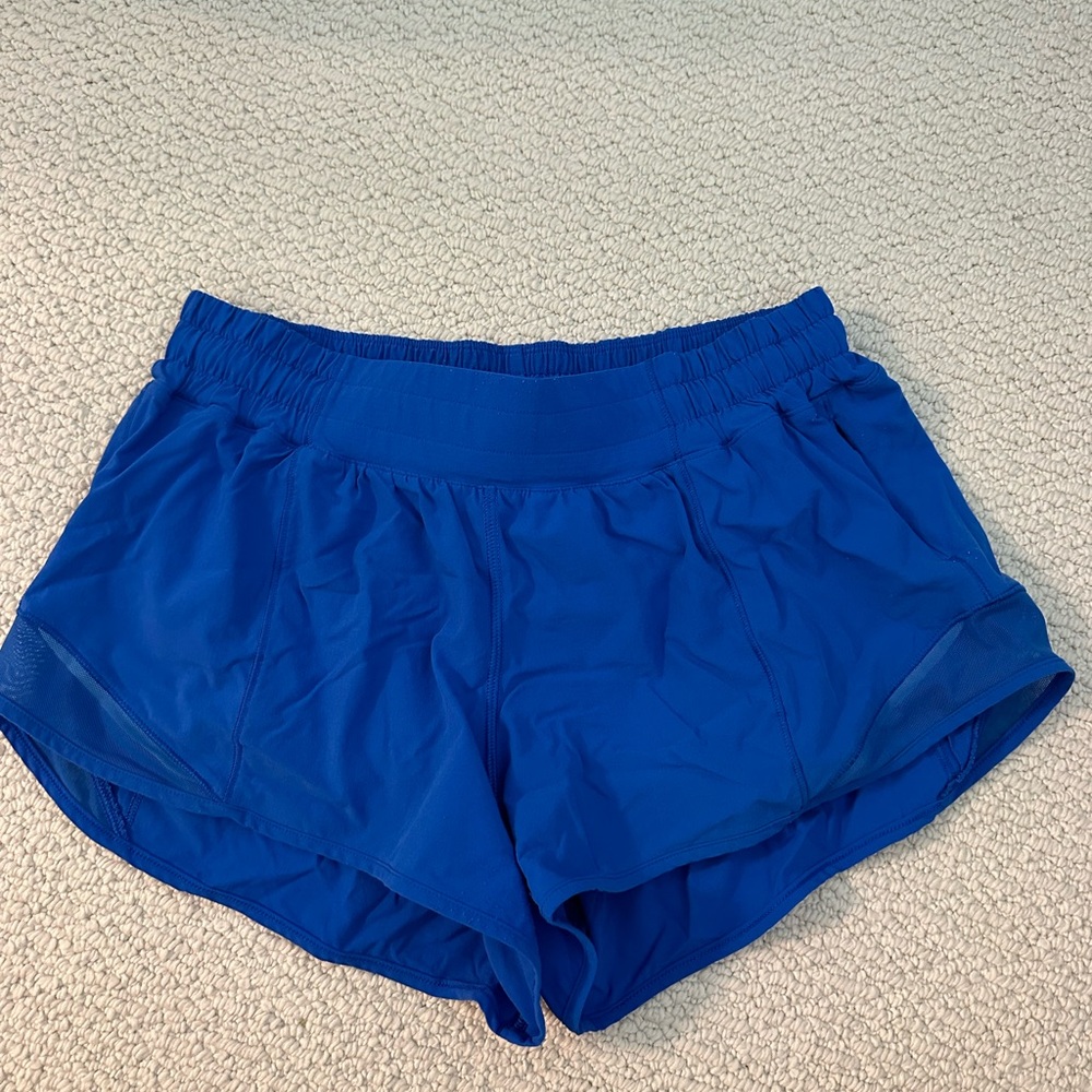 Lulu Lemon Hotty Hot shorts 2.5”